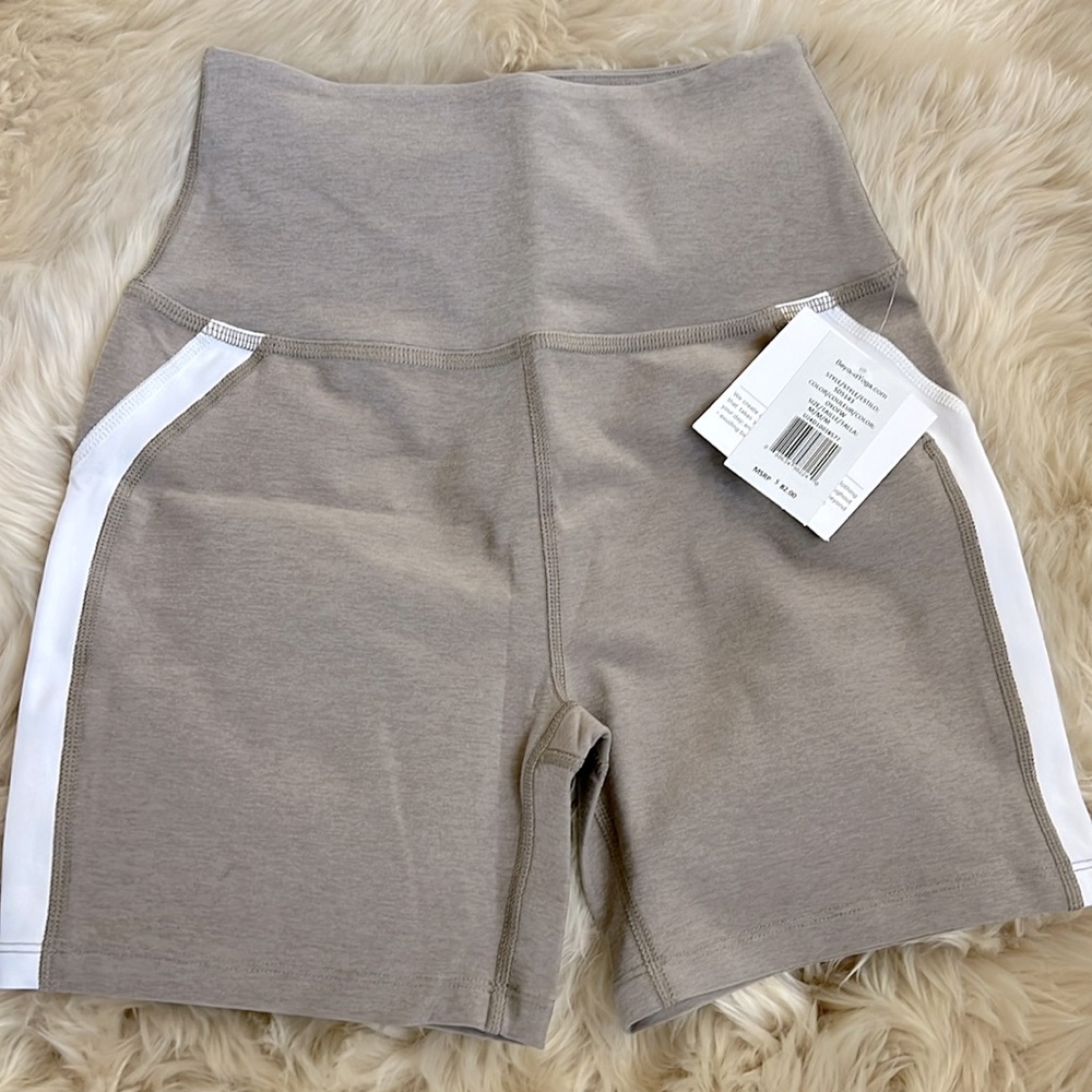 Beyond Yoga Spacedye Top Line Biker Short size Medium